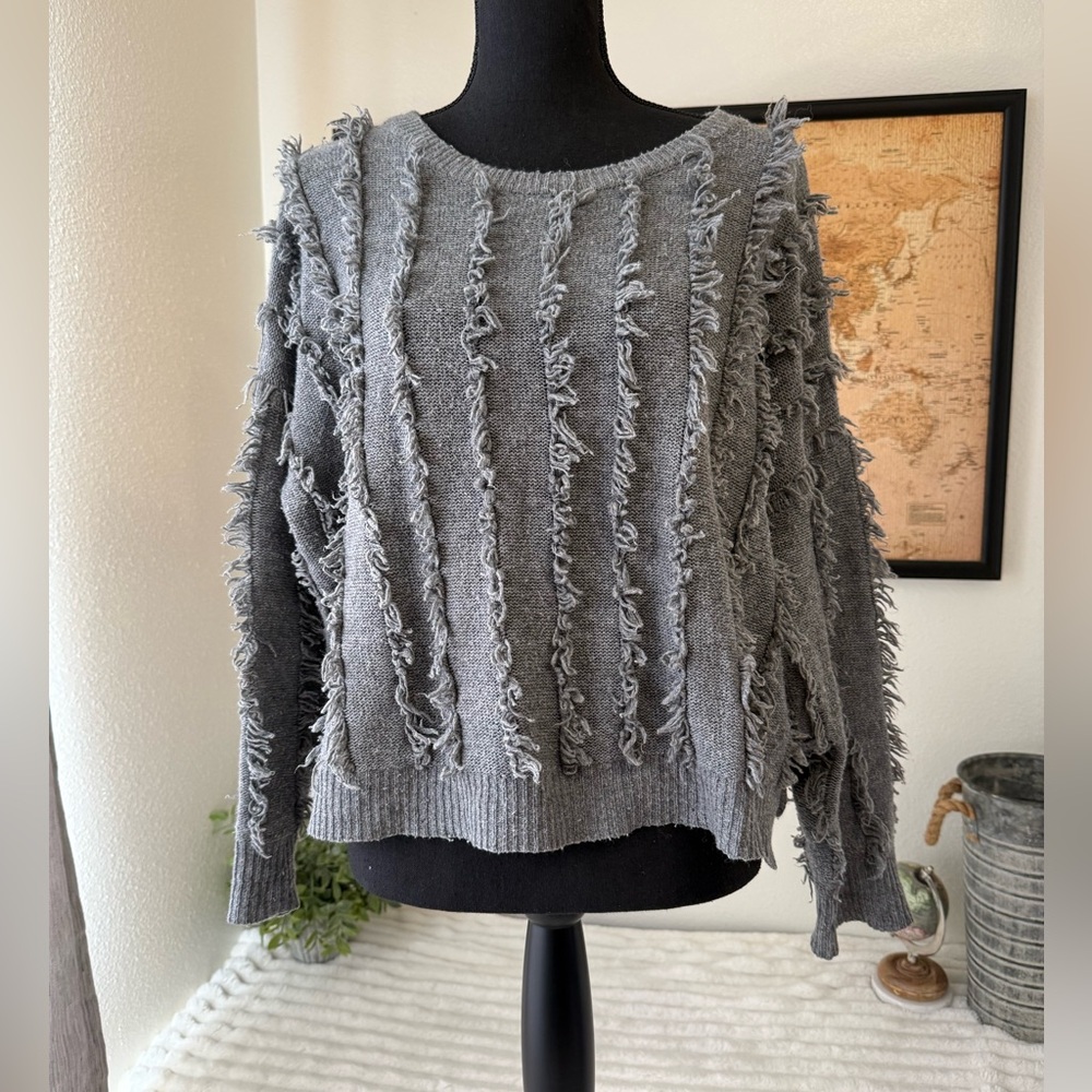Lumiere oversized slightly cropped grey sweater size small